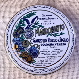 vintage mandorlato tin box