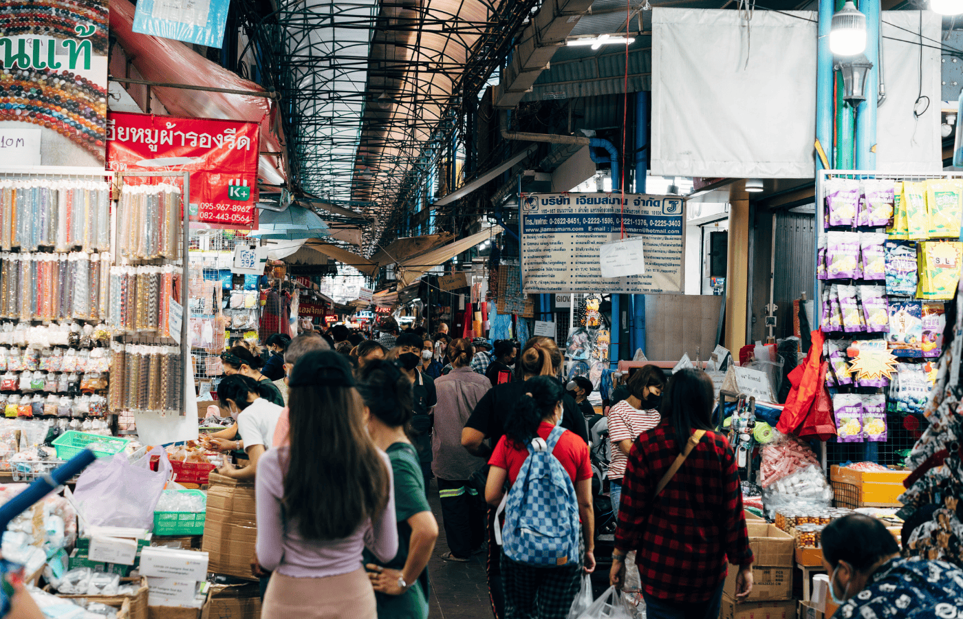 best gifts and souvenirs to buy in thailand market